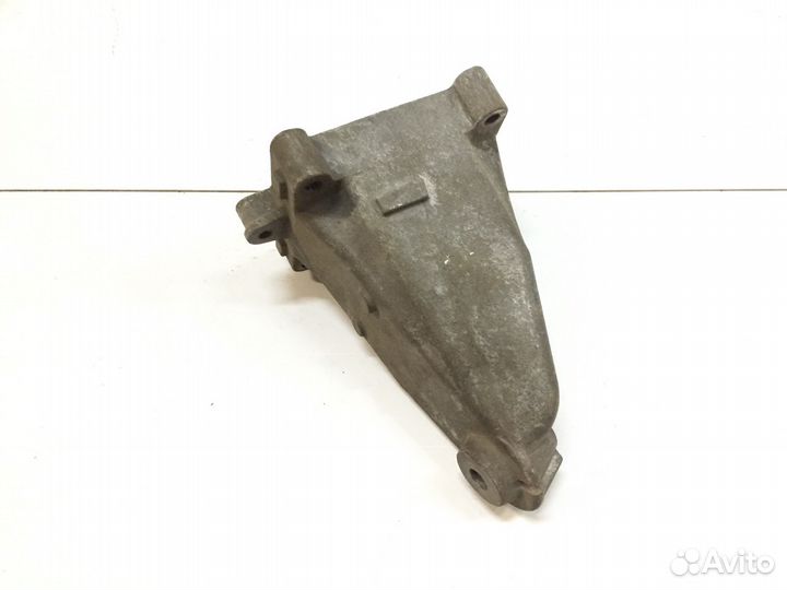 Mercedes W212 мерседес Кронштейн Двигателя