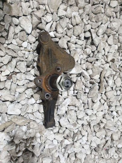 Кулак задний Kia Spectra Киа Спектра