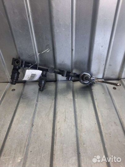 Топливная рампа Rover 75 2.5 2003