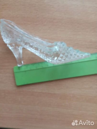 Хрустальный подсвечник и туфельки хрустальные