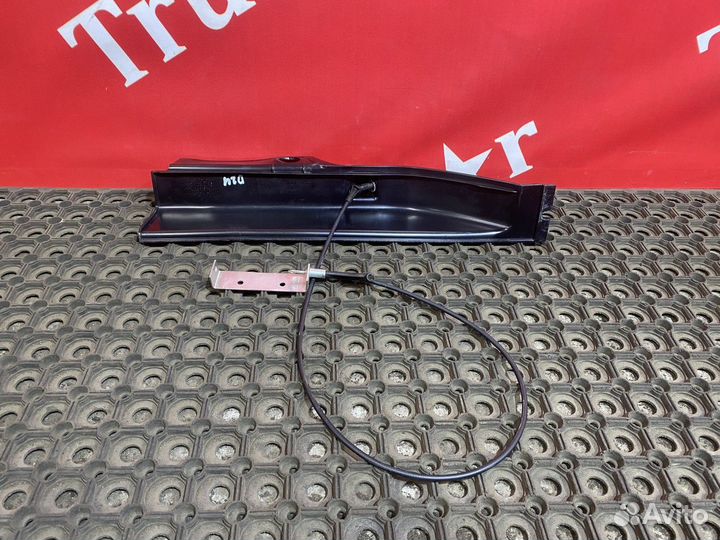 Накладка ручки бардачка правая 2018г