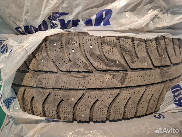 Bridgestone Ice Cruiser 7000 185/65 R15