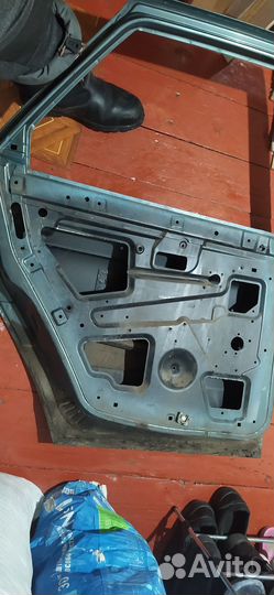Дверь левая задняя priora