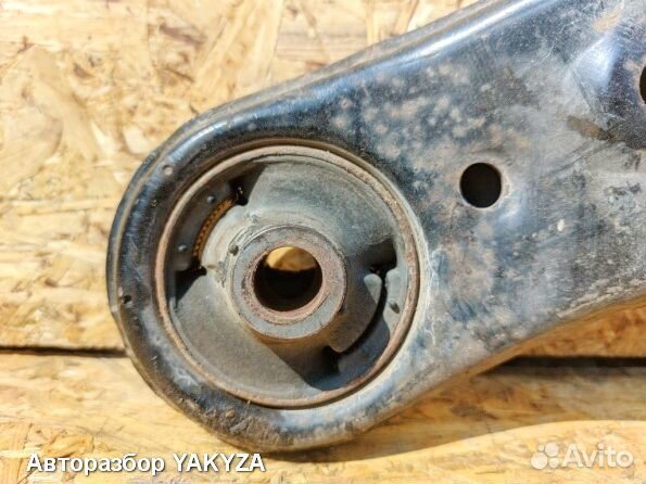 Рычаг с шаровой Lexus NX передний левый