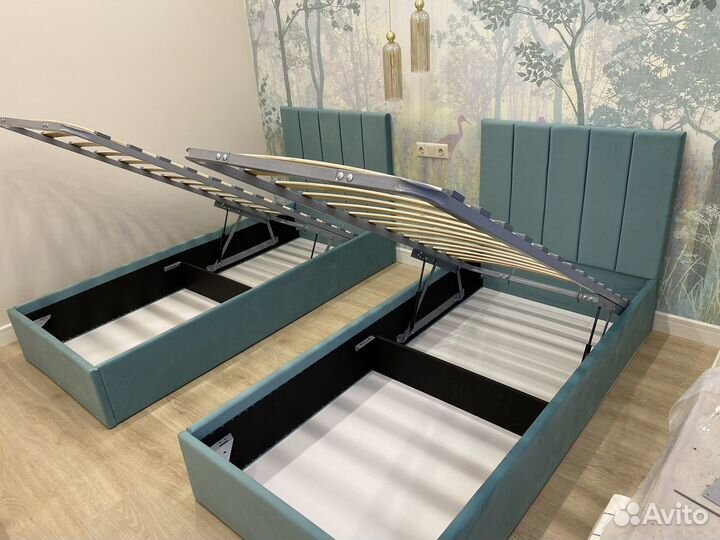 Кровать односпальная с матрасом