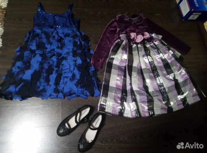 Пакетом платья