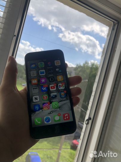 iPhone 7, 32 ГБ