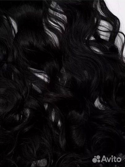 Волосы на заколках темно каштановые