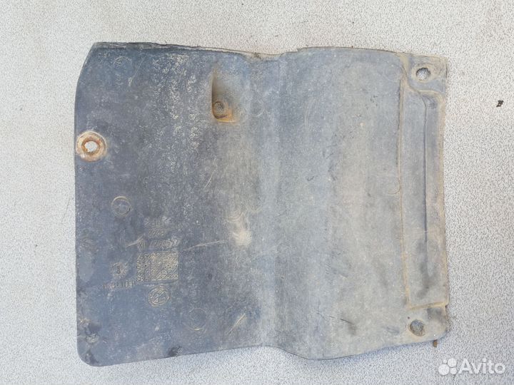 Подкрылок внутренний прав.Fiat Punto 1 176 1993-99