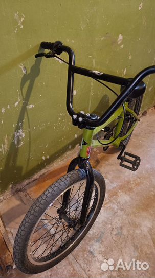 Трюковой велосипед BMX