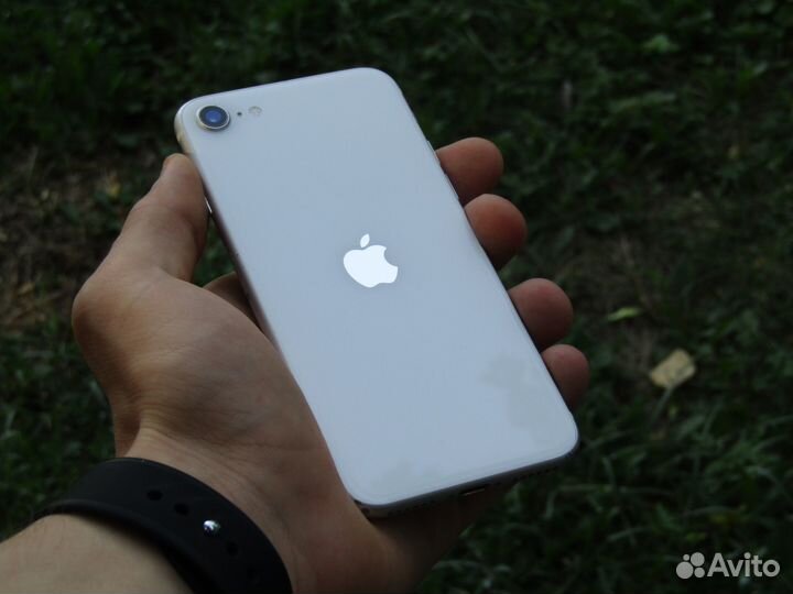 Телефон iPhone se 2022