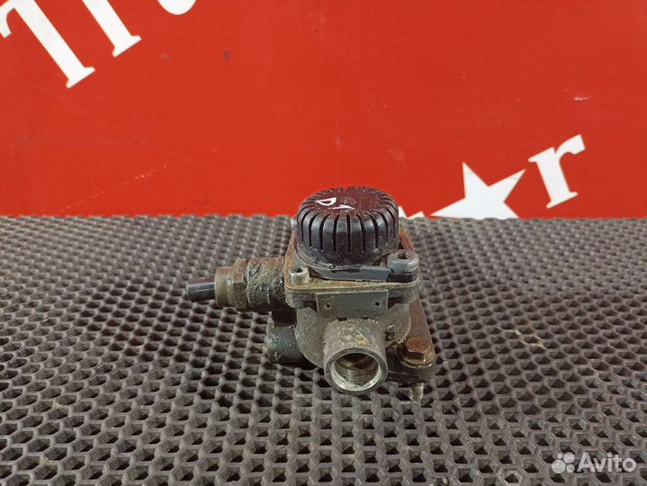 Клапан ускорительный