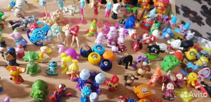 Игрушки из киндер сюрприза пакетом