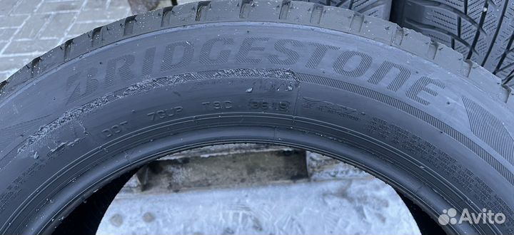 Bridgestone Blizzak LM-001 225/55 R17