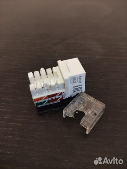 Модуль keystone jack кат. 6 utp 110 idc 90 град