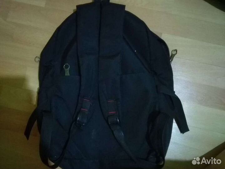 Школьный рюкзак черный