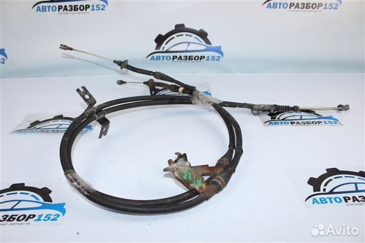 Трос ручника правый Nissan Teana J31 VQ23DE