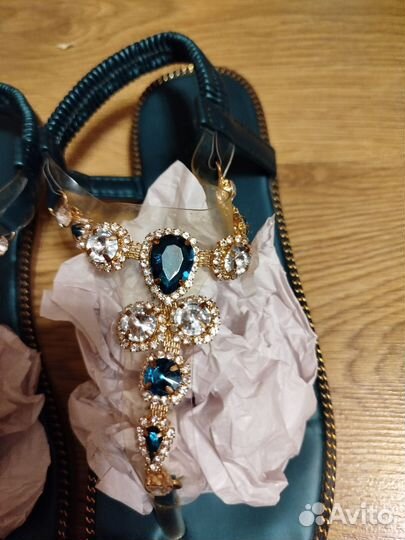 Босоножки женские