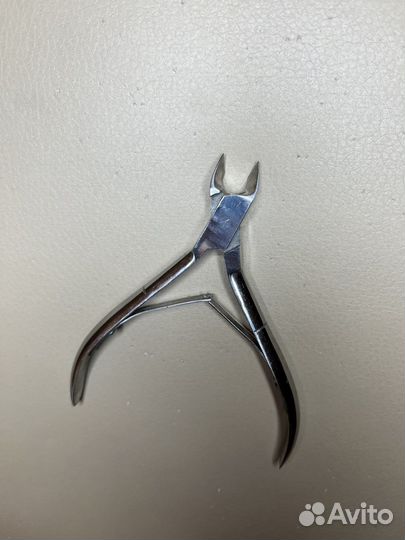 Маникюрные кусачки Zinger