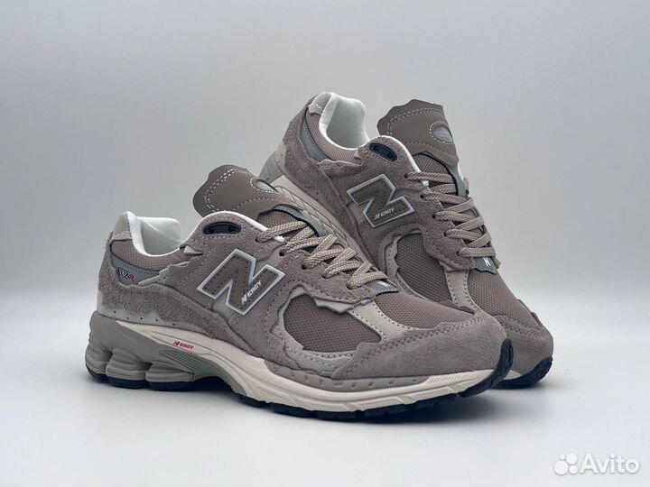 New balance 2002r