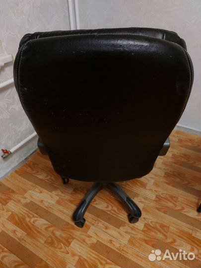 Офисное кресло руководителя бу