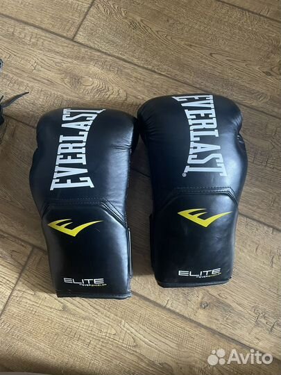 Боксерские перчатки everlast 14 oz
