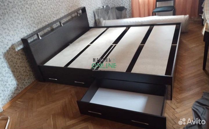 Кровать с ящиками