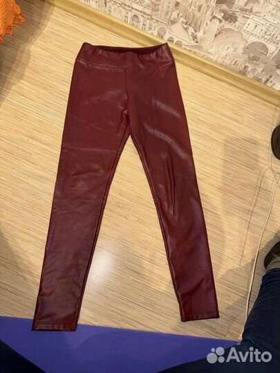 Леггинсы с имитацией кожи бордовые calzedonia