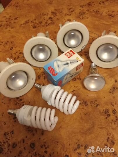 Точечные светильники с лампой R50 Е14 б/у 4 шт