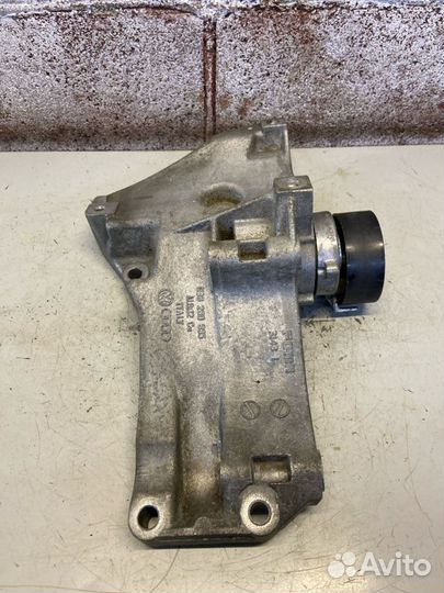 Кронштейн генератора Skoda Octavia A5