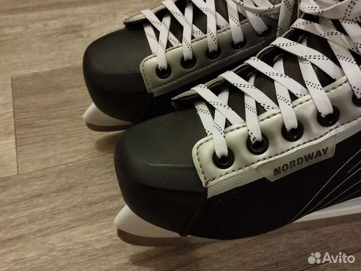 Коньки хоккейные 37р. в отличном состоянии