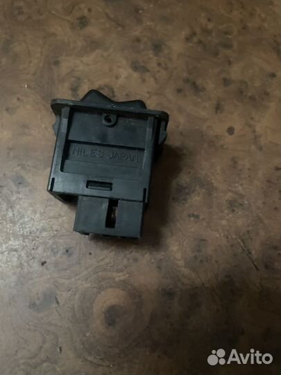 Кнопка омывателя заднего стекла Mitsubishi Pajero