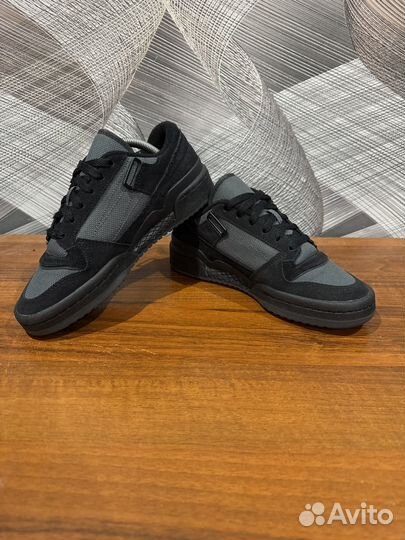 Кроссовки Adidas forum размер 37