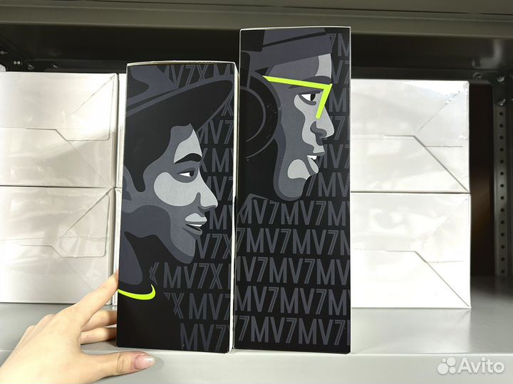 Shure MV7X Podcast Microphone / Shure MV7 USB XLR