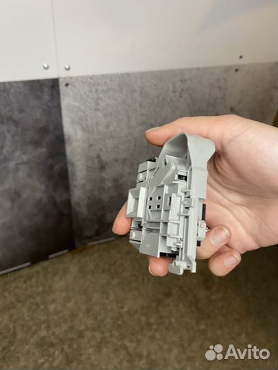 Устройство блокировки люка стиральной машины