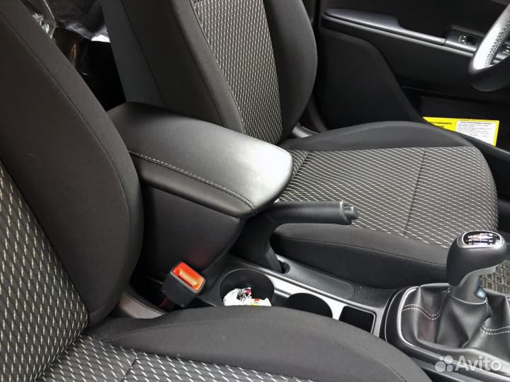 Kaptur подлокотник (Renault Kaptur )