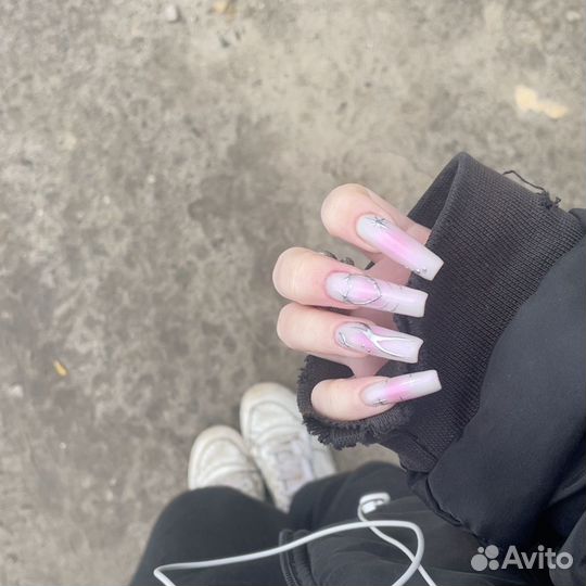 Начинающий мастер маникюра