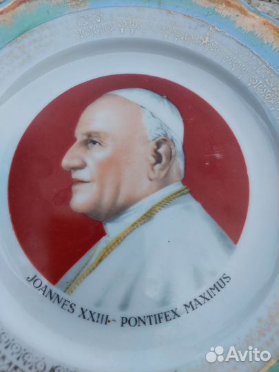 Тарелка коллекционная фарфоровая