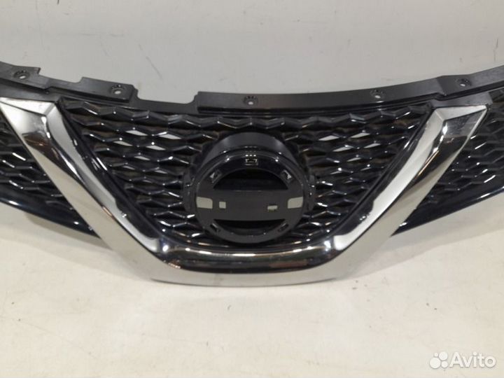 Решетка радиатора передняя Nissan Qashqai J11