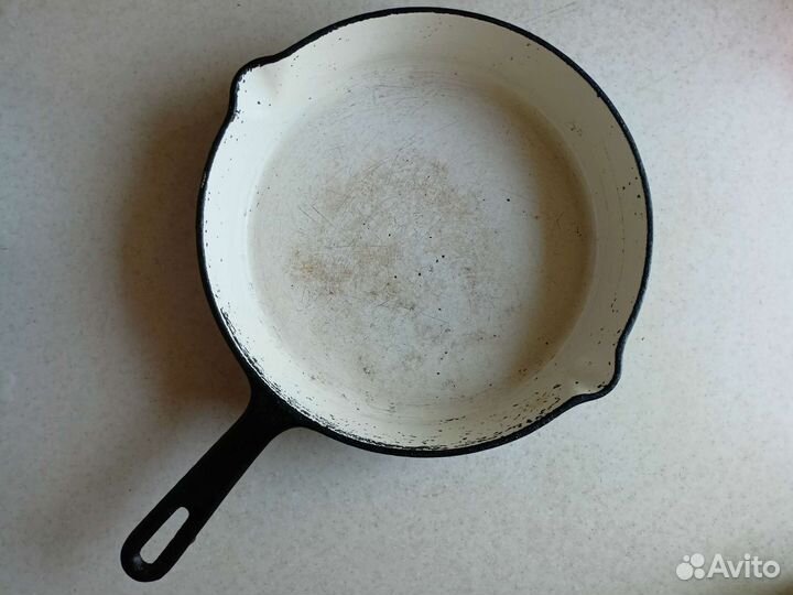 Чугунная сковорода сделанная в СССР диаметр 26 см