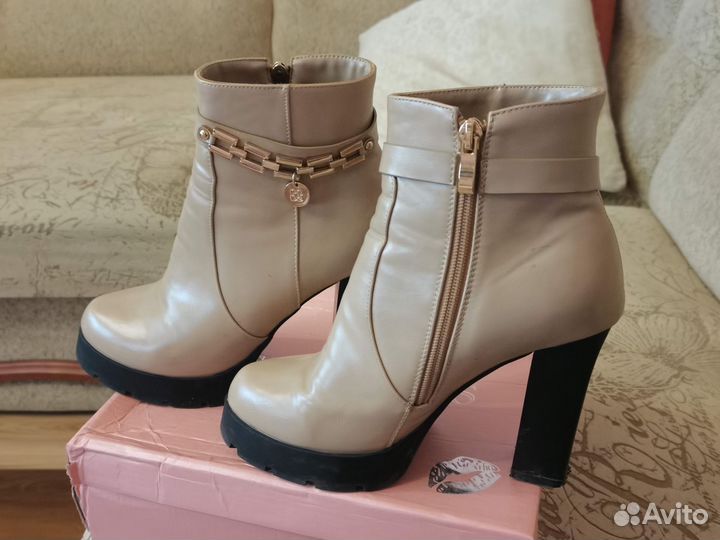 Ботинки женские