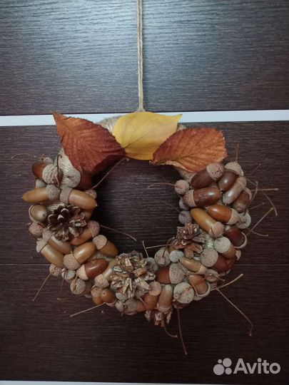Венок из природных материалов