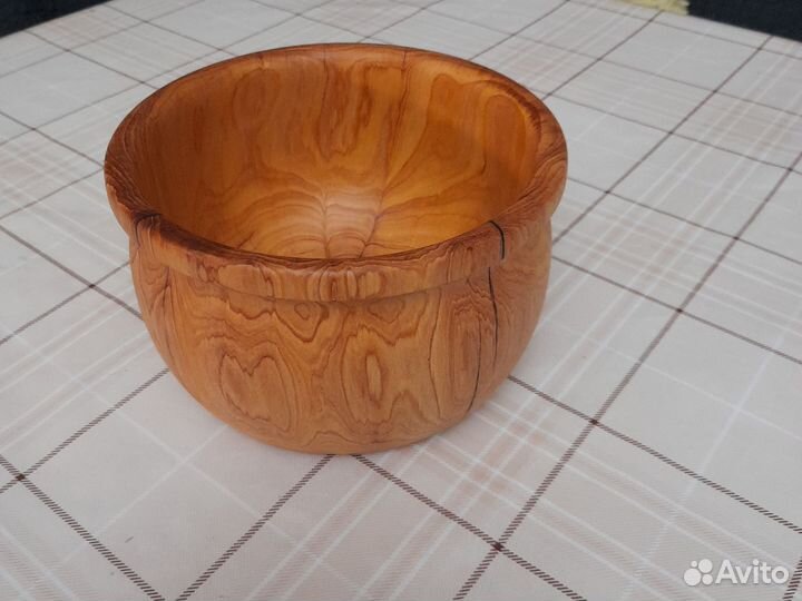 Горшок из дерева