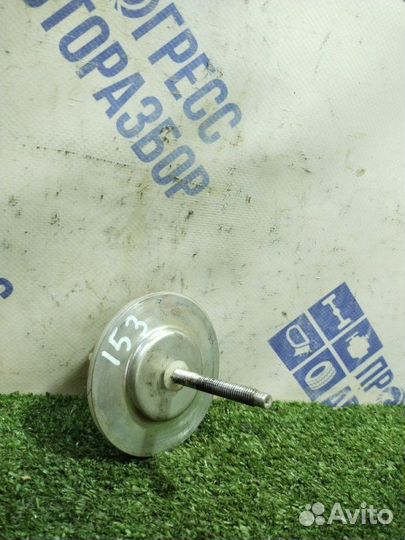 Крепление запасного колеса Nissan Tiida хэтчбек