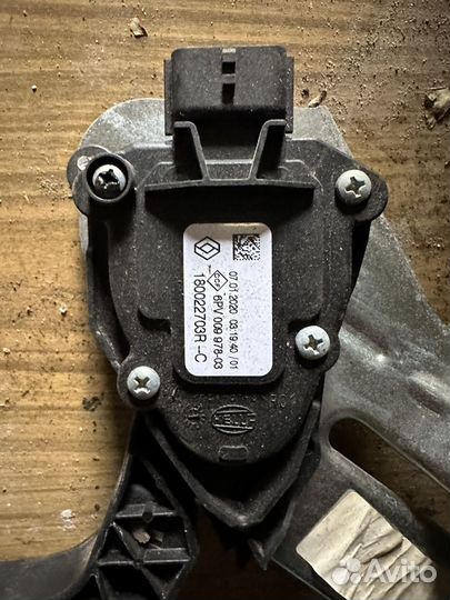 Педаль газа лада веста на Cvt 180022703r-c