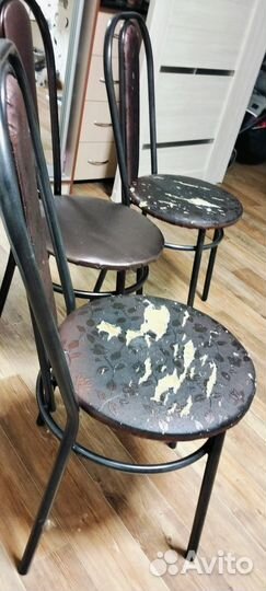Стул со спинкой