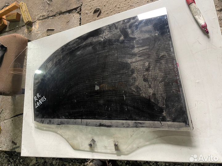 Заднее правое стекло lanos