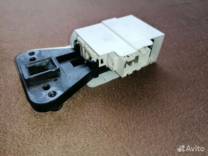 Замок двери DC63-00967A (WH)