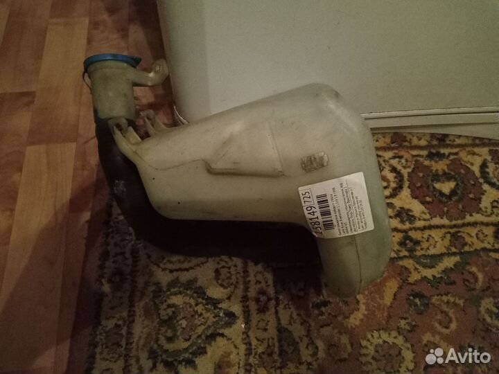 Бачок омывателя стекол Ленд Ровер Фрилендер1