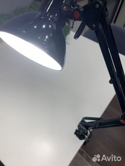 Лампа настольная светильник